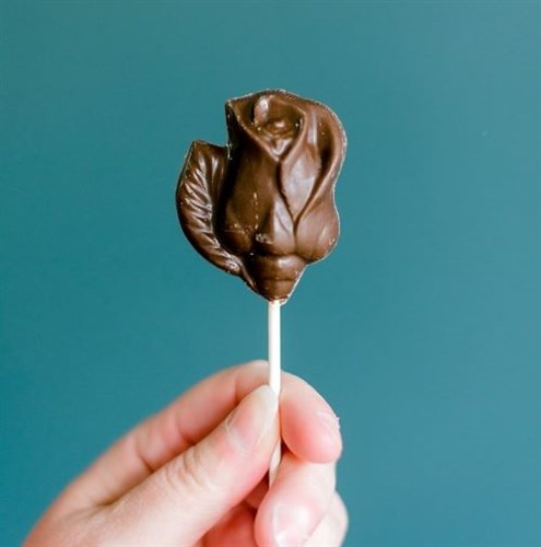Rose Bud chocolate lollipops – 4 count