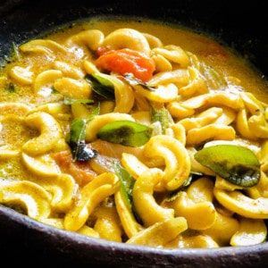 Cashew coconut curry