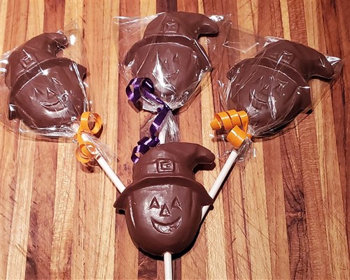 **Halloween pumpkin face with witch hat