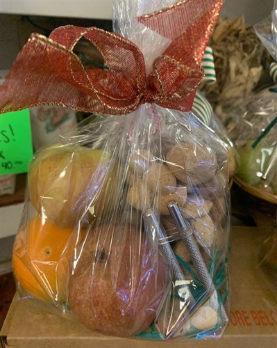 ****Holiday gift, Fruit & Nut Basket